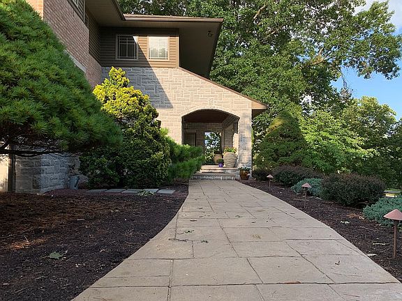Front Entrance w/Stone Porch