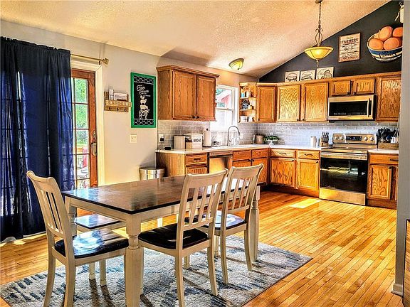 5th image of 2204 Meadow Trl