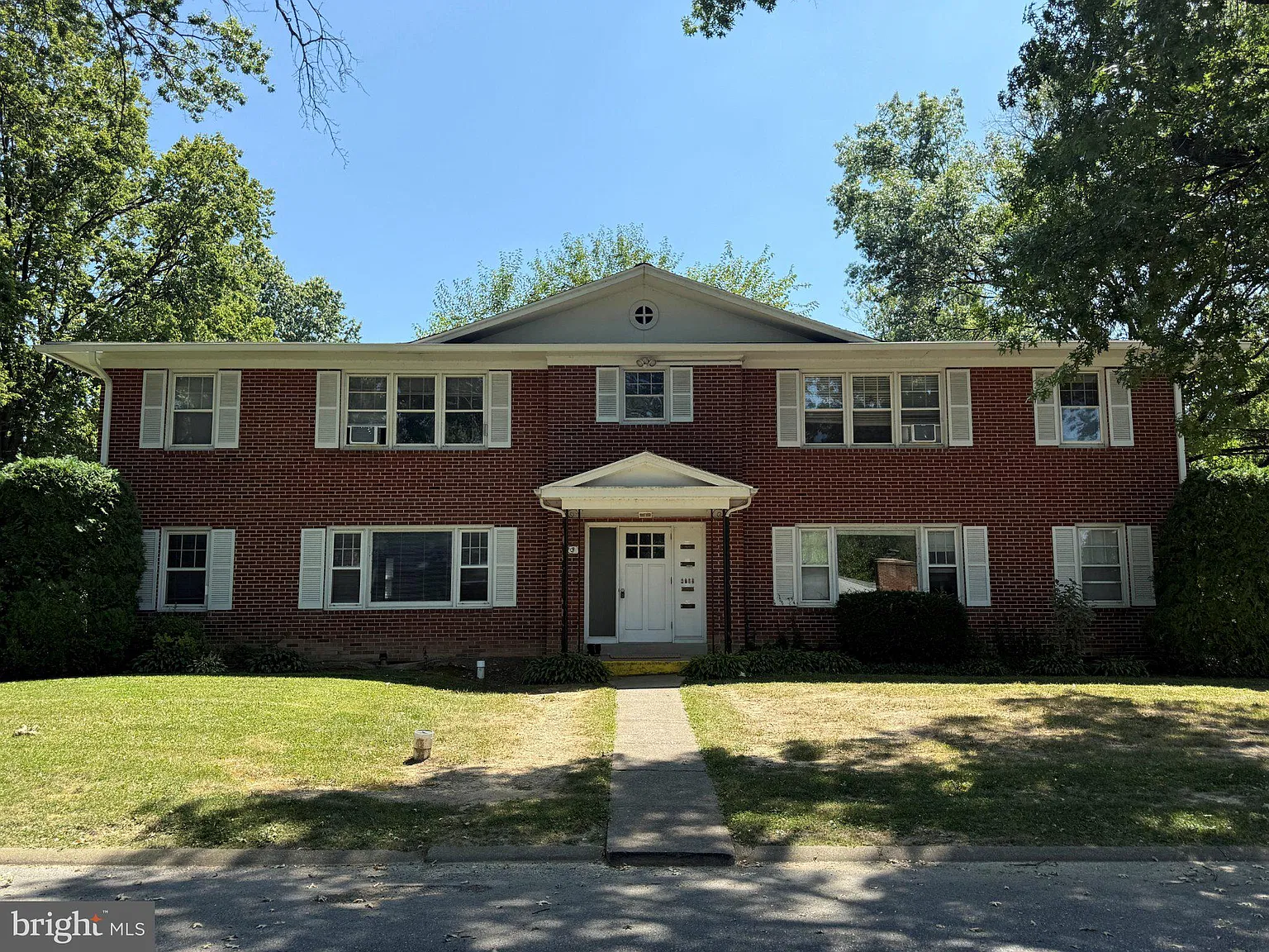 2 bed, 1.0 bath, 1000 sqft, $1,195 — Photo 1