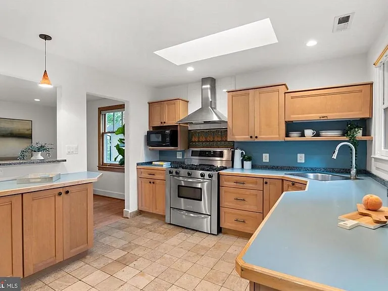 4304 Chestnut St — Photo 11