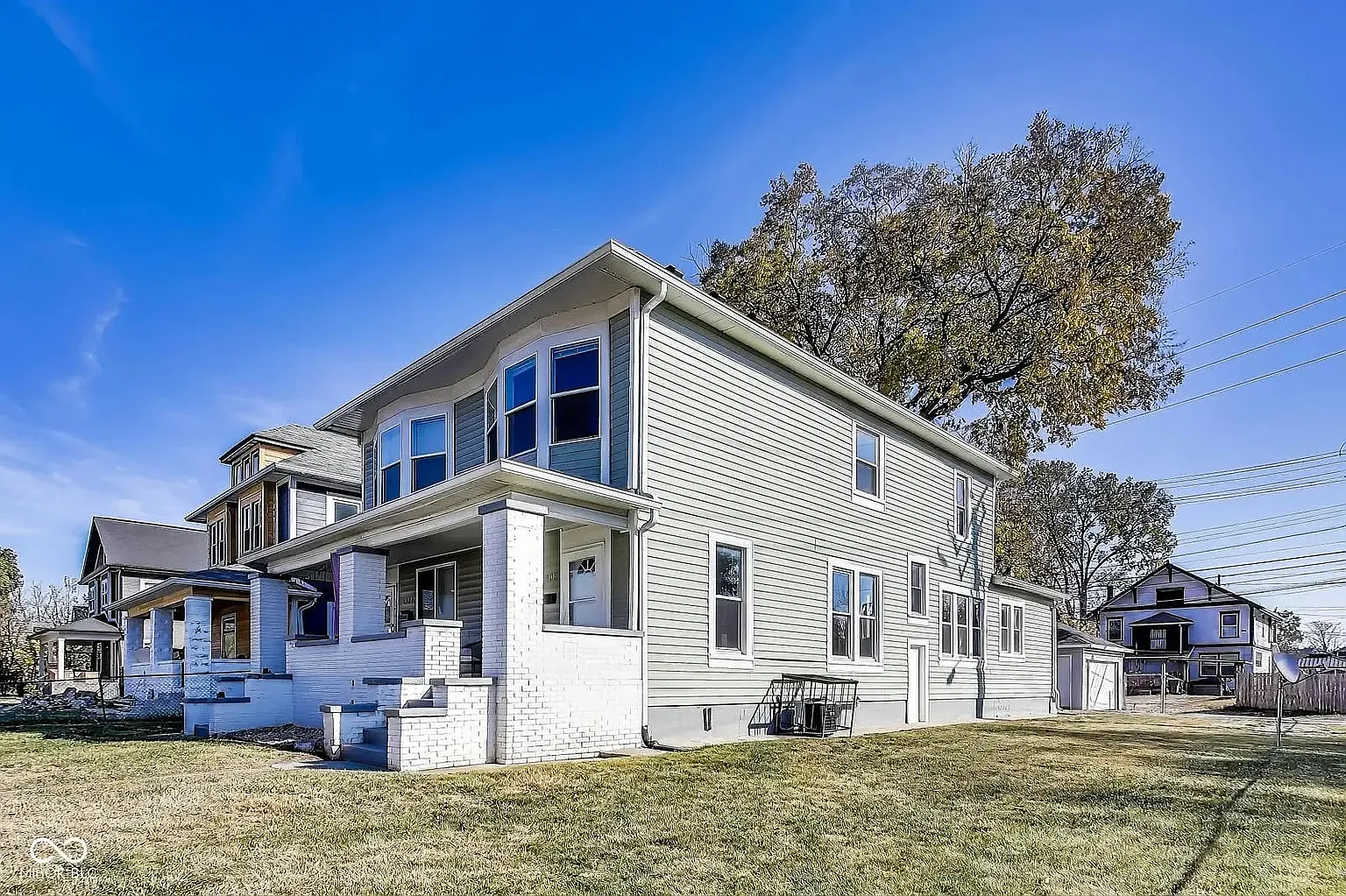 3 bed, 1.5 bath, 1383 sqft, $1,700 — Photo 2