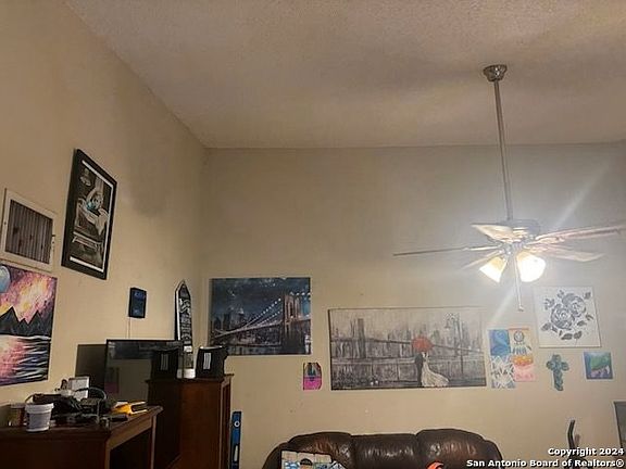 3rd image of 8858 MEADOW RANGE ST
