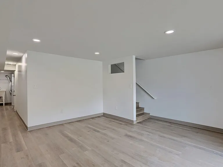 153 Kathleen Dr — Photo 20