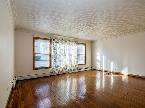 2nd image of 8059 S Escanaba Ave