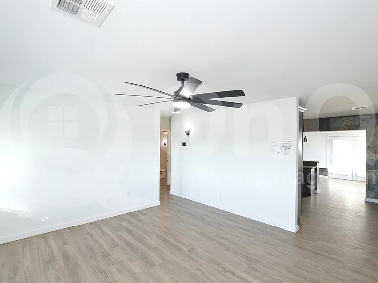 9441 N 15th Pl — Photo 10