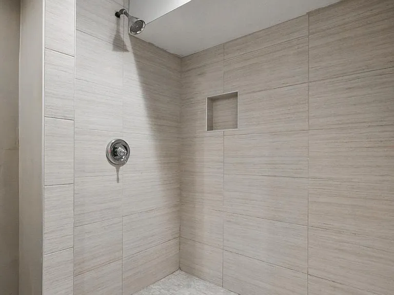 1018 S 114th St — Photo 31