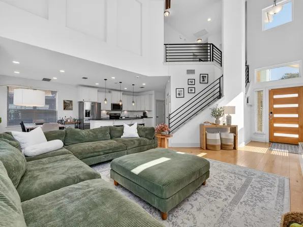 2206 Hermia St #33, Austin, TX 78741