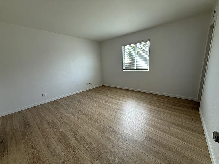 6551 Wunderlin Ave — Photo 8