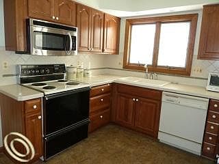 2nd image of 36789 Bobrich St