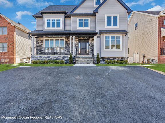 2nd image of 26 White Dove Court