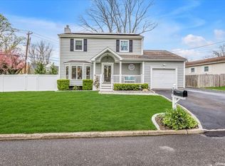 327 Birch Rd, Kings Park, NY 11754