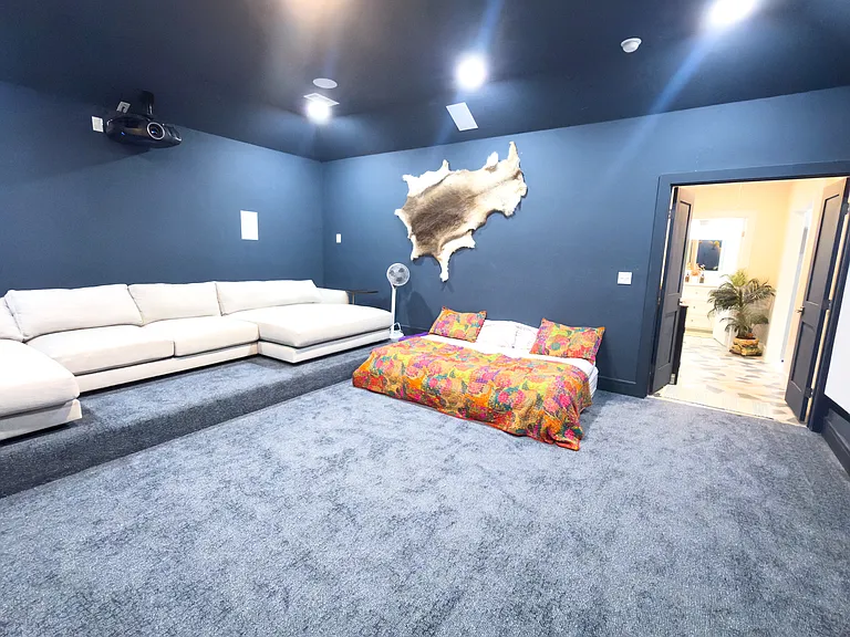 7906 Thorneywood Rd — Photo 10