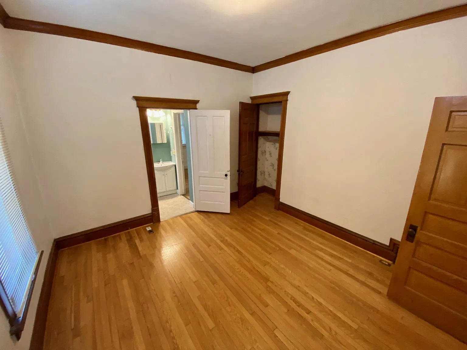 2 bed, $1,000 — Photo 4