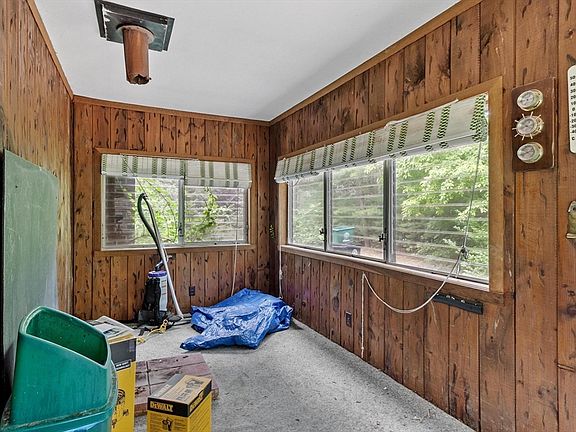 3rd image of 83 McClelland Rd