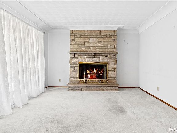 5th image of 917 Hillcrest St