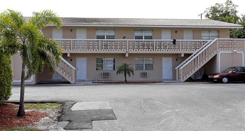 2nd image of 560 NE 46th St APT 6