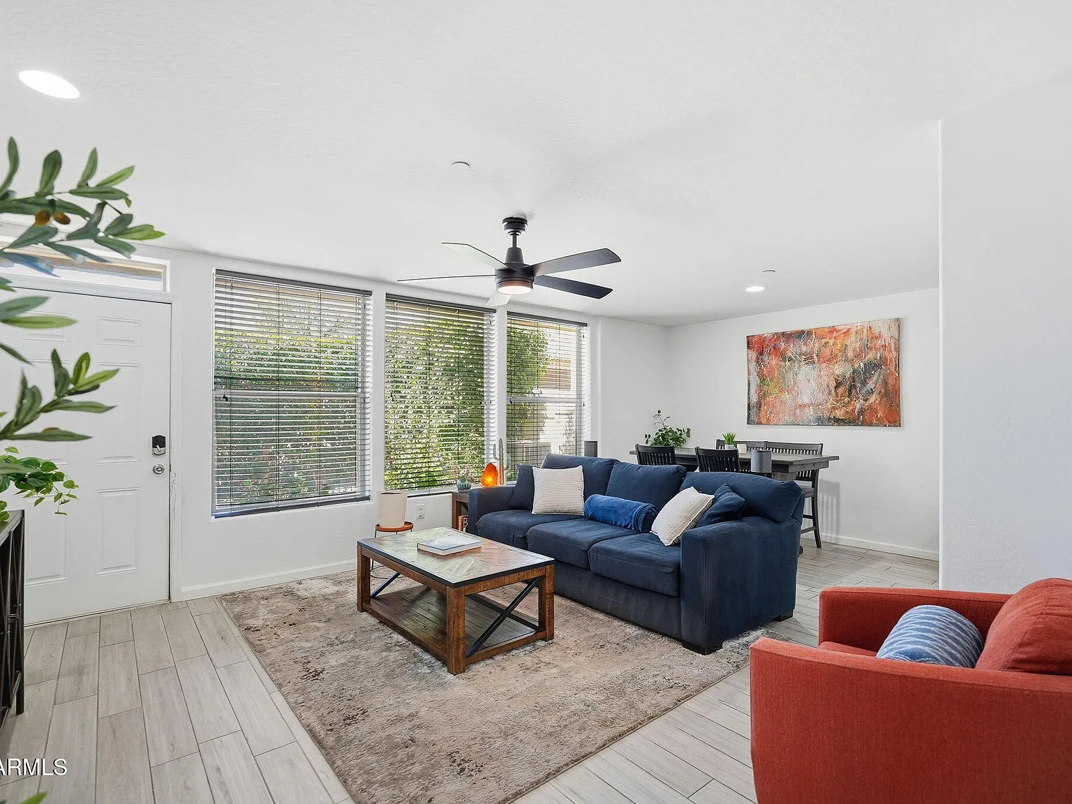 3 bed, 2.0 bath, 1611 sqft, $2,400 — Photo 3