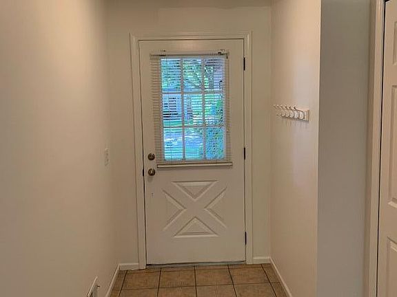 3rd image of 5135 Applewood Dr