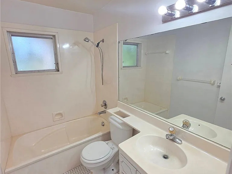 221 Harmony Ln — Photo 11