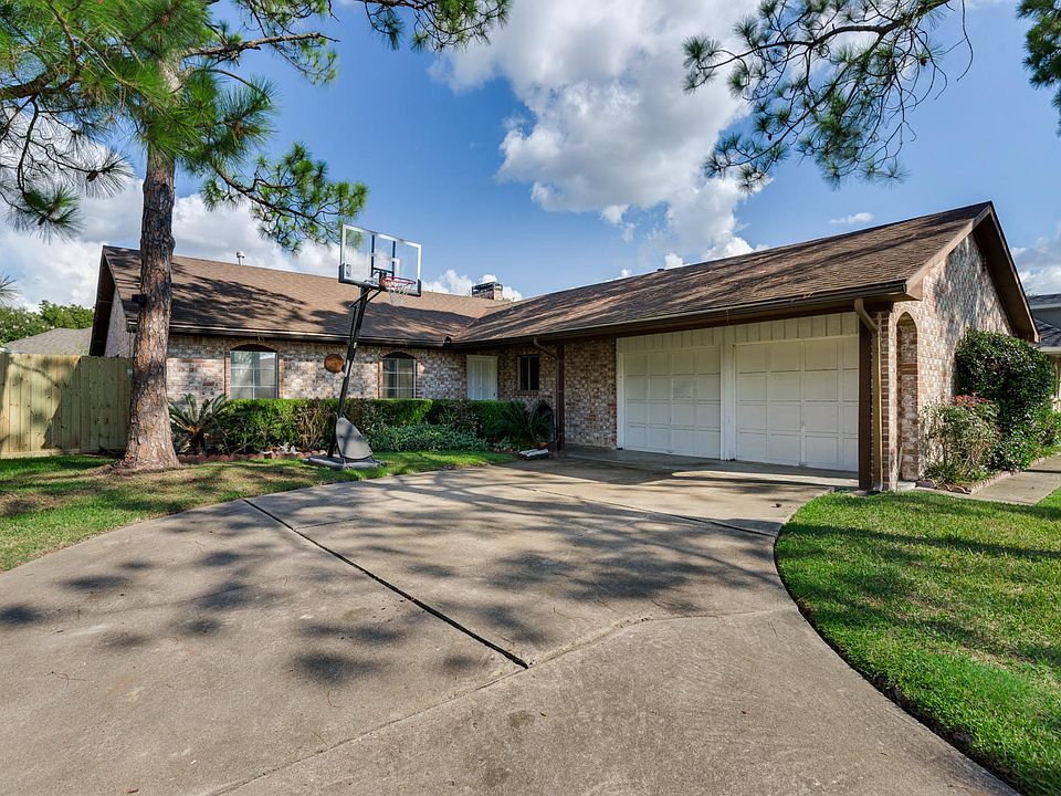 1st image of 2207 Briarview Dr