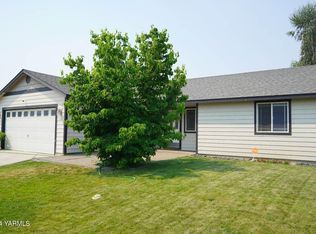 1519 S 14th St, Sunnyside, WA 98944