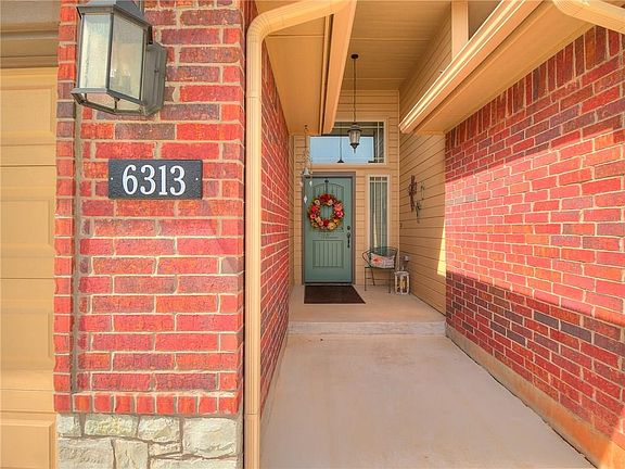 3rd image of 6313 NW 158th Ter