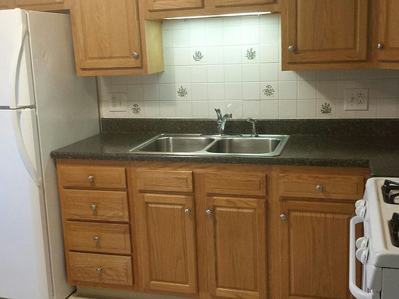 3rd image of 1600 Tygart St #8