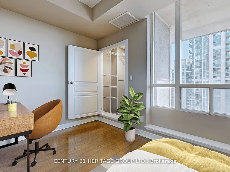 1 Avondale Ave #910 — Photo 19