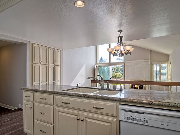 4th image of 1864 Jardine Ct