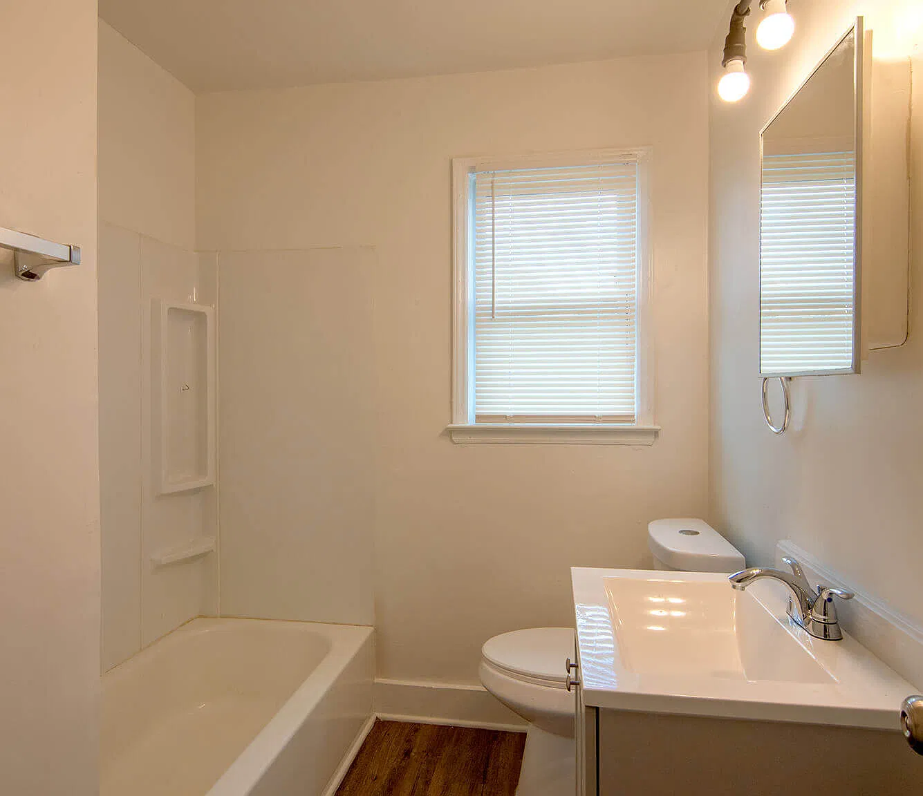 2118 Lincoln Heights Ct — Photo 2