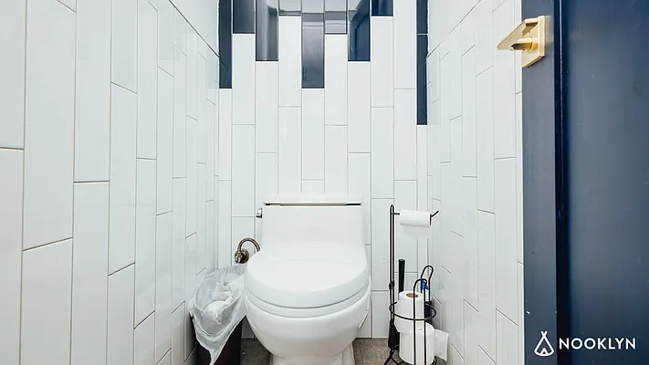 Rented by Nooklyn NYC LLC | media 37