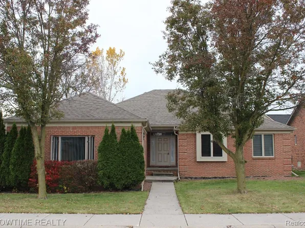 21130 Parkplace Ln, Clinton Township, MI 48036