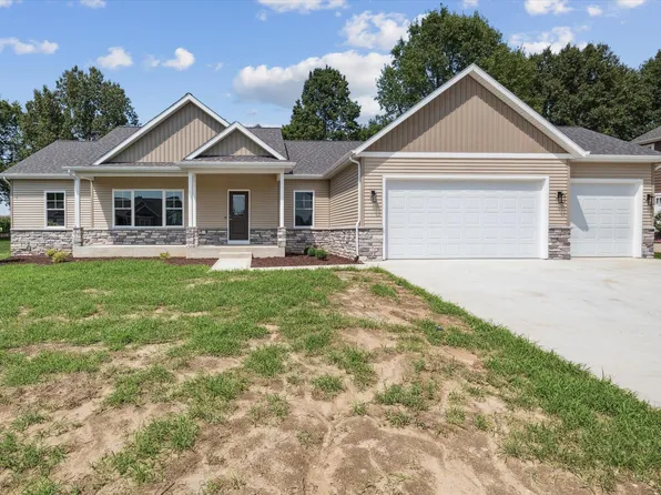 2440 Hillcrest Ave, Plymouth, IN 46563
