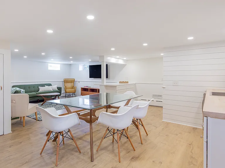 275 Maier Pl — Photo 7