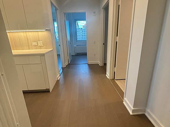 3rd image of 2922 Northern Blvd #1501-0