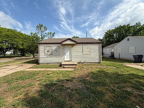 1520 E Arnold St Photo 1