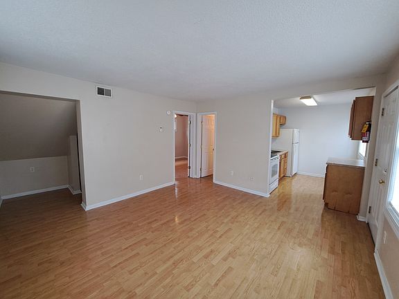 4th image of 1014 S College Ave