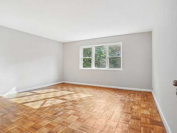 4th image of 6188 Greenwood Dr Suite 101