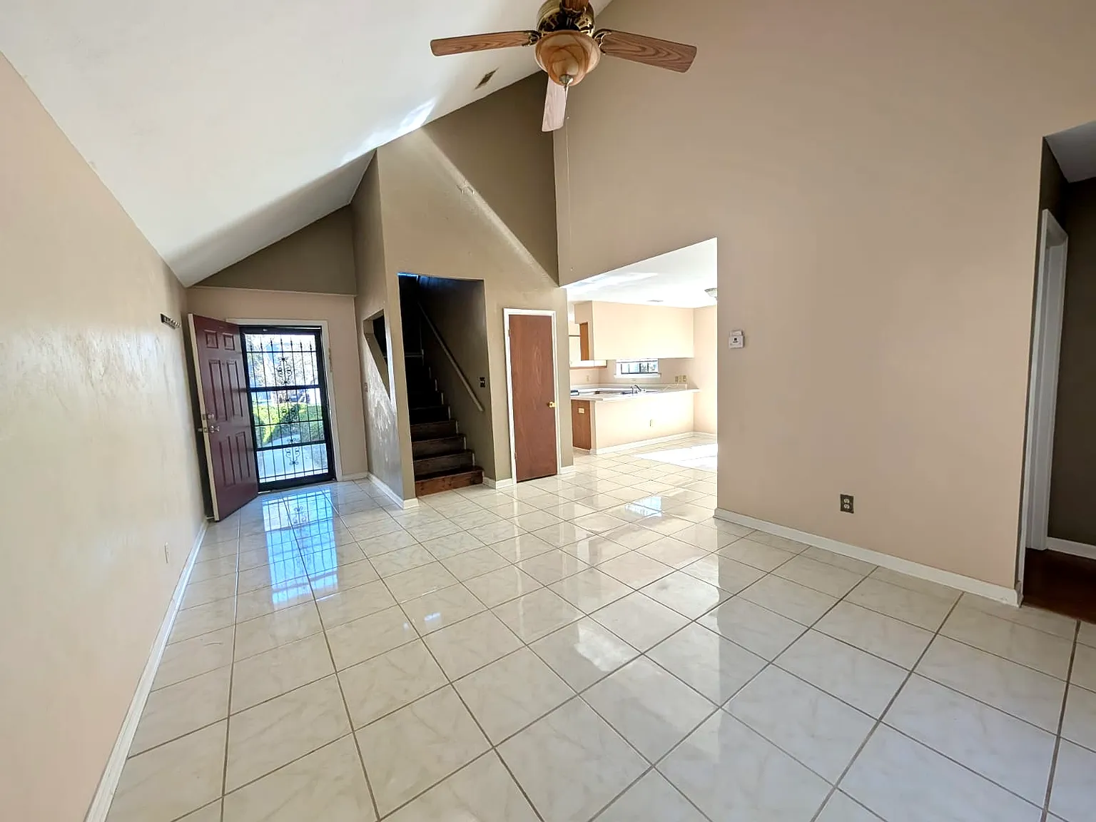 1736 Augustine Pl — Photo 4