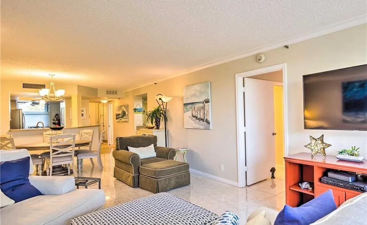 2 bed, 1299 sqft, $4,000 — Photo 4