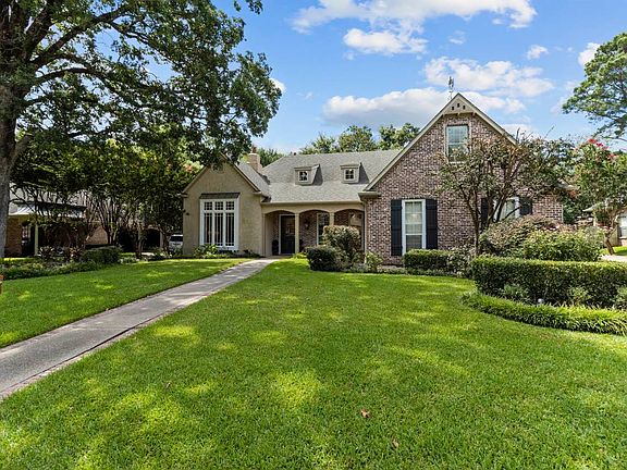 3rd image of 1520 Holly Creek Dr