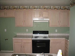 3rd image of 3912 Brandon Park Dr