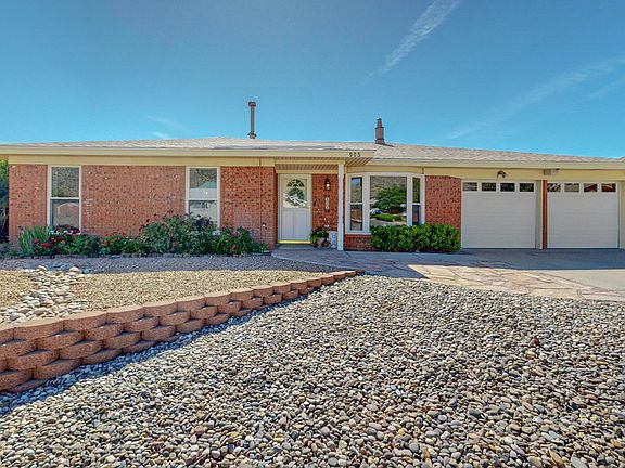 3rd image of 905 Parkside Dr NE