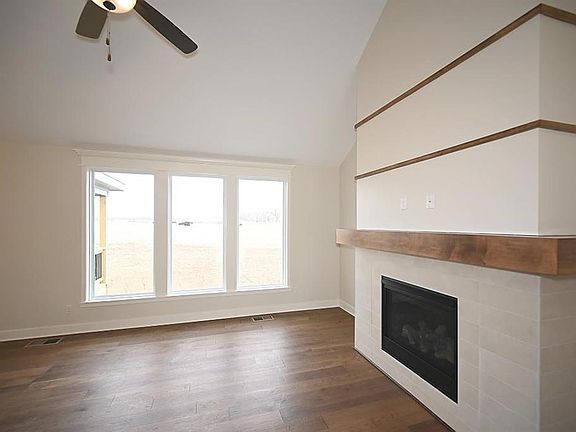 3rd image of 2505 Windmill Dr