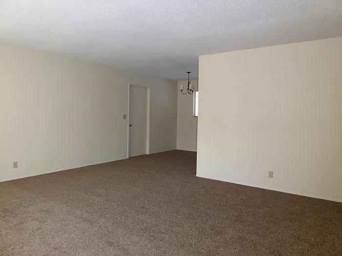 2 bed, 1.5 bath, 1120 sqft, $1,050 — Photo 3