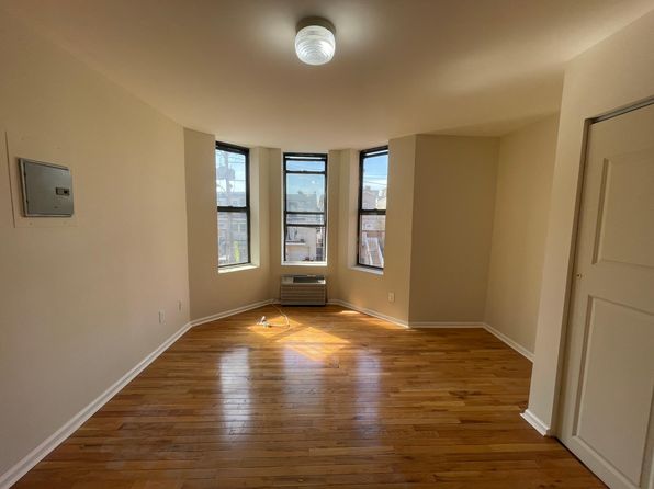 220 48th St #2C