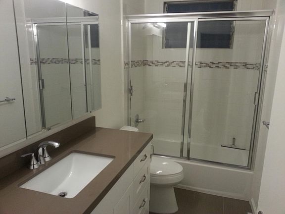 3rd image of 615 N Flores St APT 1