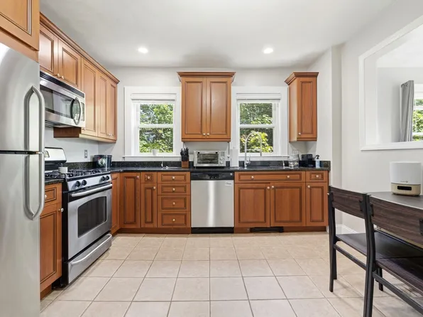 314 Water St APT 6, Wakefield, MA 01880