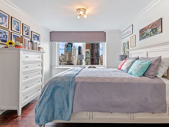 4th image of 300 E 59th St APT 1706