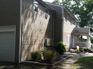 45 Prospect Ave, Smithtown, NY 11787
